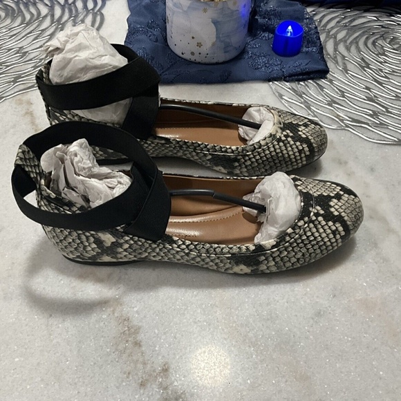 Style & Co Snake Flats Not Worn 8M - Picture 3 of 3